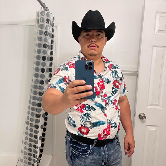 Conrado Lopez - Poshmark Profile Picture of Conrado Lopez (@conradolopez23) on Poshmark