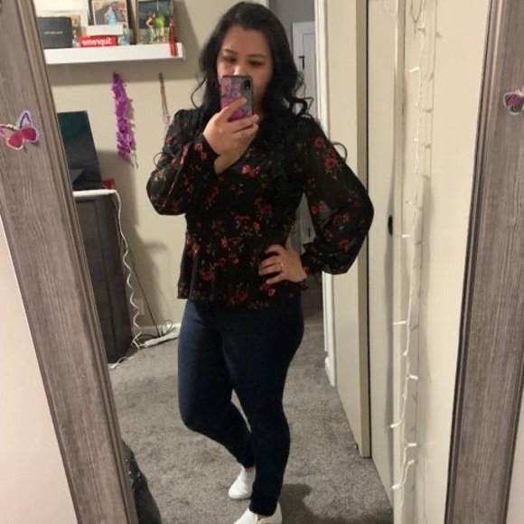 Profile Picture of Nancy Medina (@medinang1995) on Poshmark