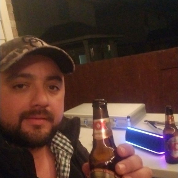 Profile Picture of Cesar Sandoval (@cesarsp27) on Poshmark