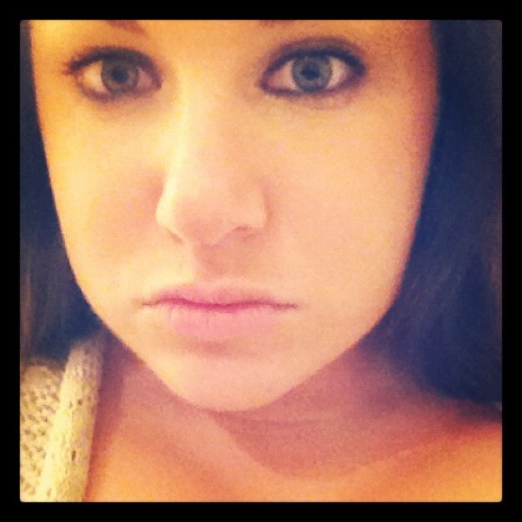 Profile Picture of Audrey Comber (@audreyhcomber) on Poshmark