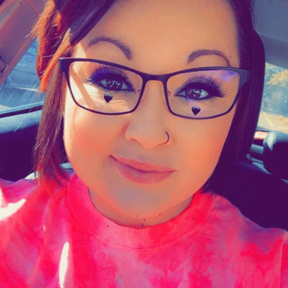 Profile Picture of Amanda Lineweber (@anlineweber) on Poshmark