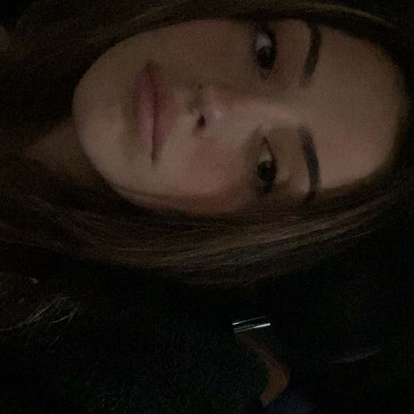 Profile Picture of Isabella Acunto (@anthroisabella) on Poshmark