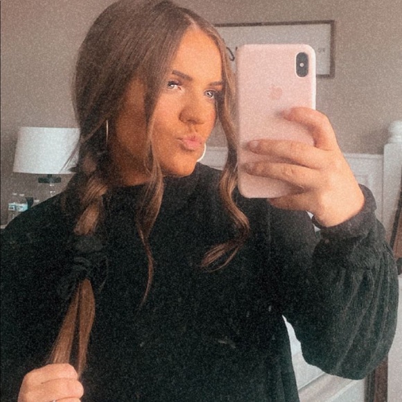 Profile Picture of Kylee Webb (@webb47) on Poshmark
