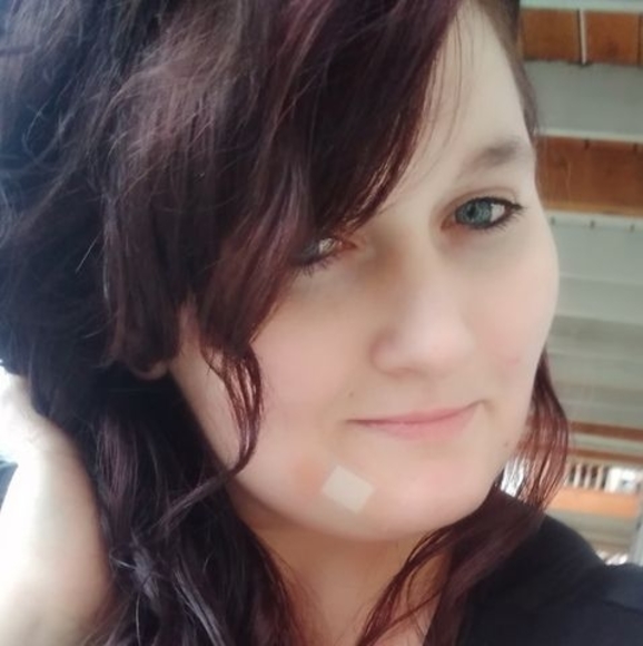 Profile Picture of Angeleah Newsom (@angeleahnewsom) on Poshmark