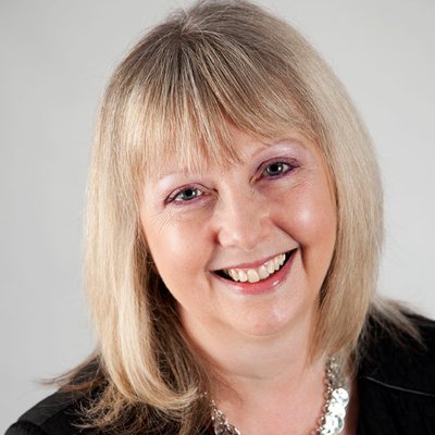 Profile Picture of Catherine Simpson - Simpson Social (@SimpsonSocial) on Twitter