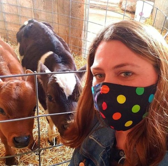 Profile Picture of Laura Damele (@ldamele) on Poshmark