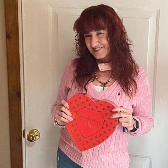 Profile Picture of Janet Emm (@ladykat0902) on Poshmark