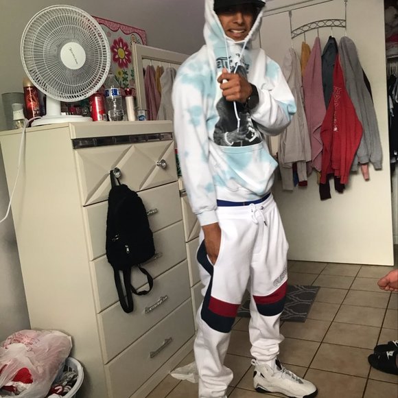 Profile Picture of Jose Sauceda (@josesauceda262) on Poshmark