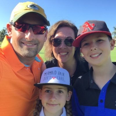 Profile Picture of Melanie Schweizer (@melanieschweize) on Twitter