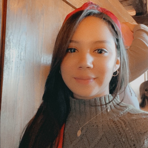 Profile Picture of Pamela Ramirez (@pamale) on Poshmark