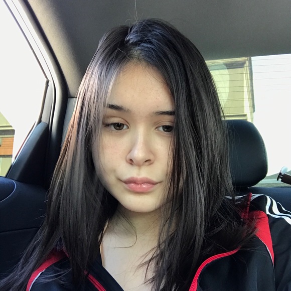 Profile Picture of Brianna Mcfarlane (@bmczf) on Poshmark
