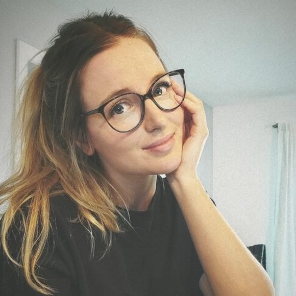 Profile Picture of Michèle Desrochers (@mf27789) on Poshmark