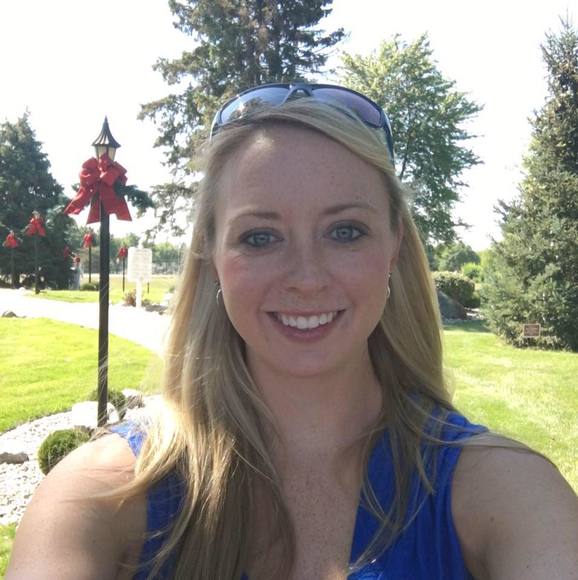 Profile Picture of Noelle Zayac (@nzcoach) on Poshmark