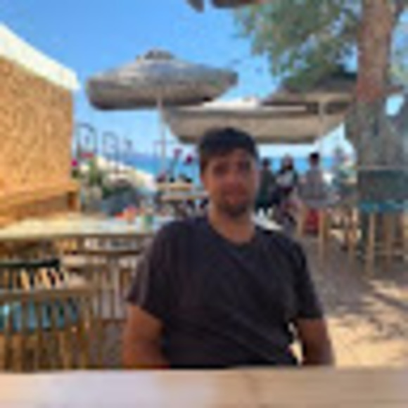 Profile Picture of Alex Aliferis (@lxaliferis31) on Poshmark