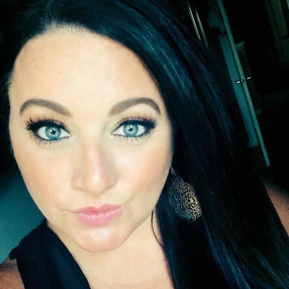 Profile Picture of Ashley Burick (@shlyburick) on Poshmark