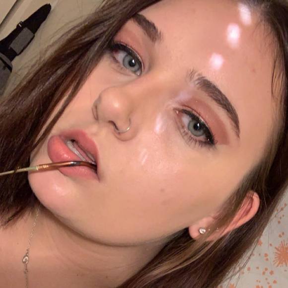 Profile Picture of Summer Sanoski (@sumski1369) on Poshmark