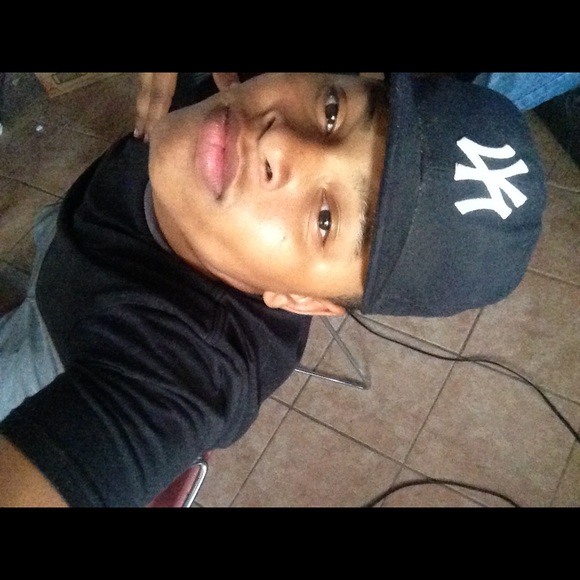 Profile Picture of Damain Mcleod (@damain) on Poshmark