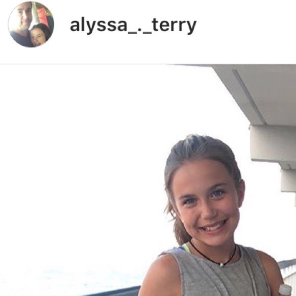 Profile Picture of Mia Terry (@miaterryy) on Poshmark