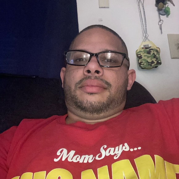 Profile Picture of Aaron Adams (@aaronadams989) on Poshmark