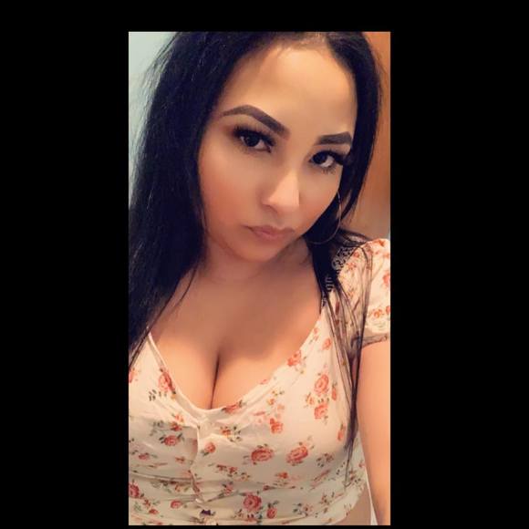 Profile Picture of Mirna Lopez (@mirna0816) on Poshmark