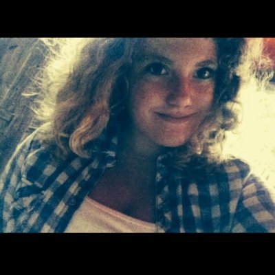 Profile Picture of Sharonann_x (@SharieXo) on Twitter