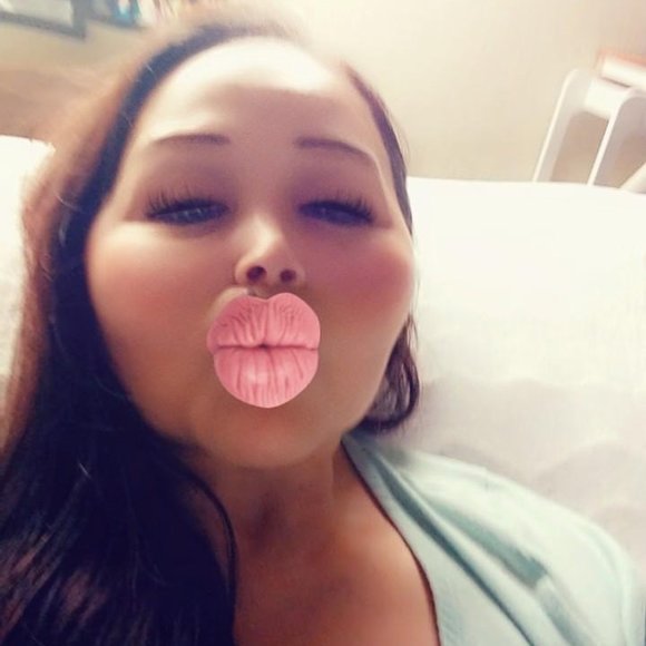 Profile Picture of Keiko Fiorito (@keiko_fiorito) on Poshmark