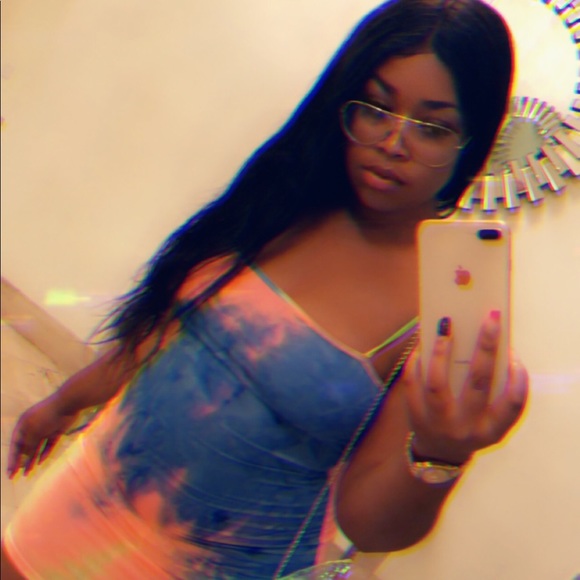Profile Picture of Nadia Obiesie (@nadiaorder) on Poshmark