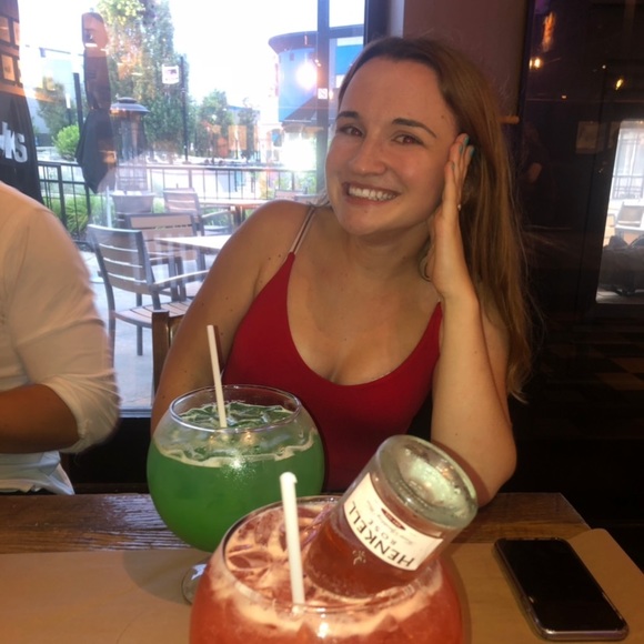 Profile Picture of Jenna Sottile (@jennasottile) on Poshmark