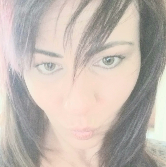 Profile Picture of Kimberly Bright (@kmme1884) on Poshmark
