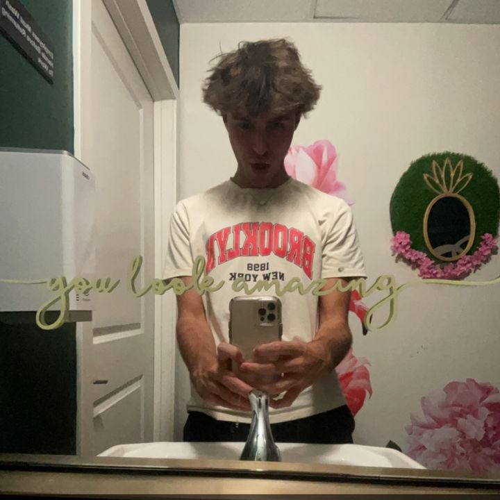 Brandon - Tiktok Profile Picture of Brandon (@brandonvaleri) on Tiktok