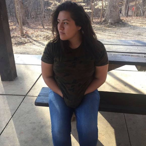 Profile Picture of Heidy Lerma (@heidyl18) on Poshmark