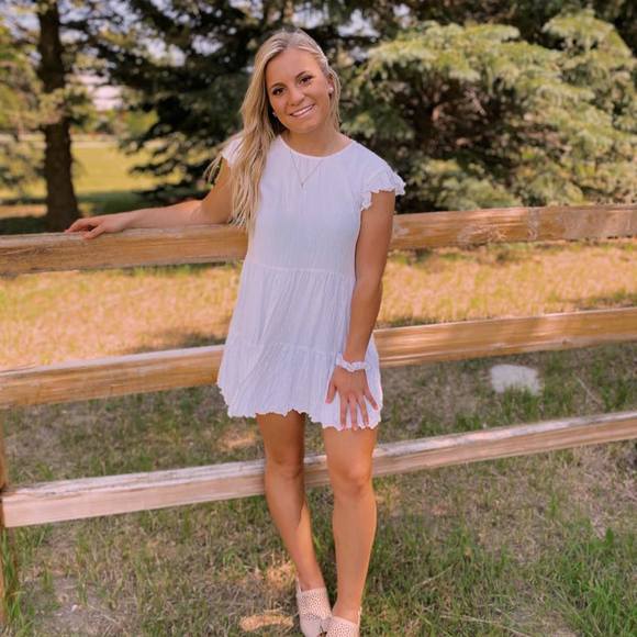 Profile Photo of Brianna Hagedorn (@dramaqueenb) on Poshmark