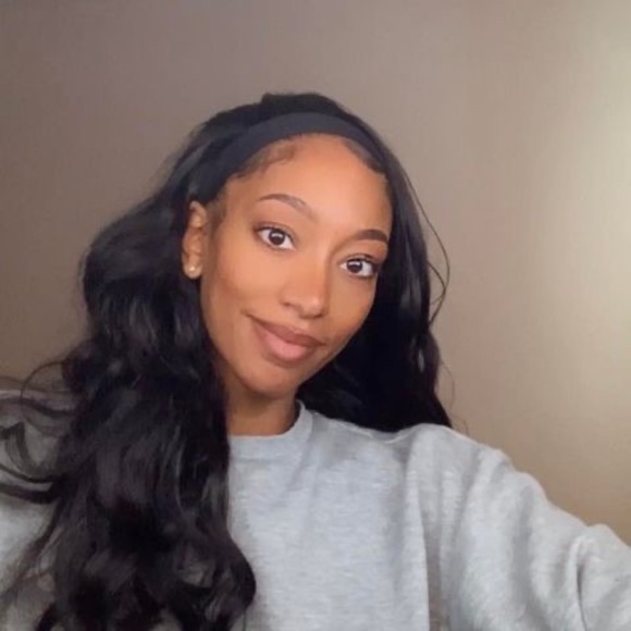 Profile Picture of Kayla Billard (@kaylaalex3) on Poshmark