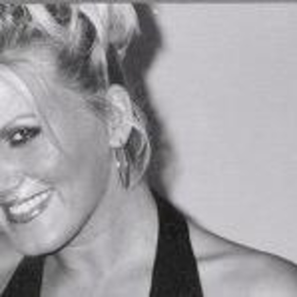 Profile Picture of Johnny Hayes (@johnnyj22) on Poshmark