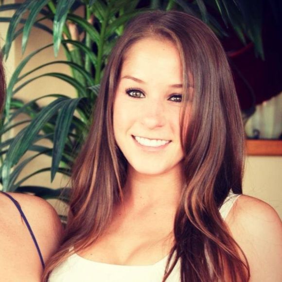 Profile Picture of Kendyl Roundtree (@kendylroundtree) on Poshmark