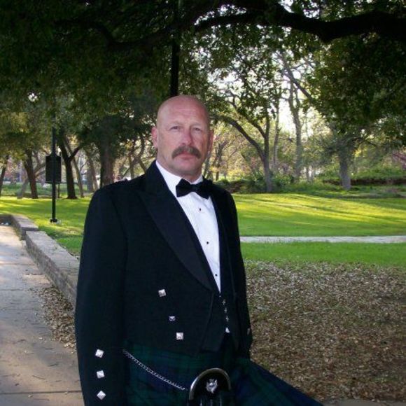 Profile Picture of Justin Yates (@justin_yates84) on Poshmark