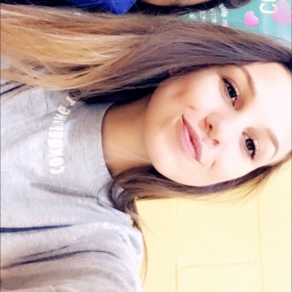 Profile Picture of Maliya Byall (@kenzie20022) on Poshmark