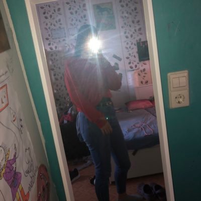 Profile Picture of Lisa Marie Frenzel (@offizialLisa) on Twitter