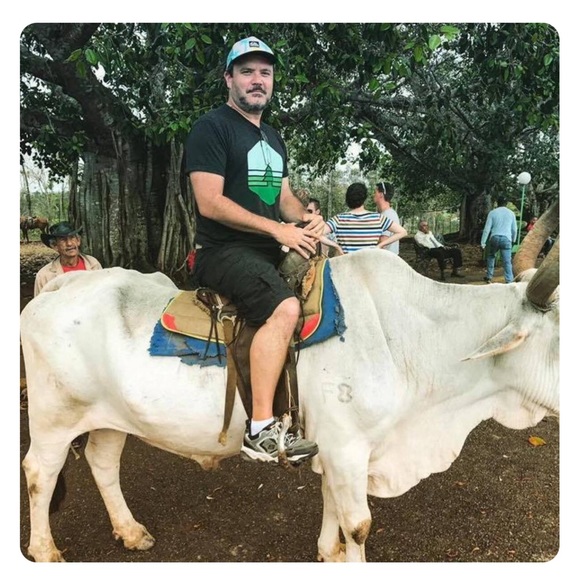 Profile Picture of Jeremy Dimaio (@jeremydimaio) on Poshmark