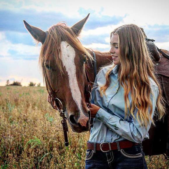 Profile Picture of Gabrielle Hederer (@ghederer15) on Poshmark