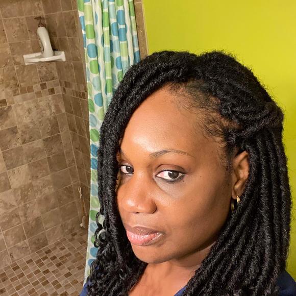 Profile Picture of Sophia Everett (@severett1971) on Poshmark