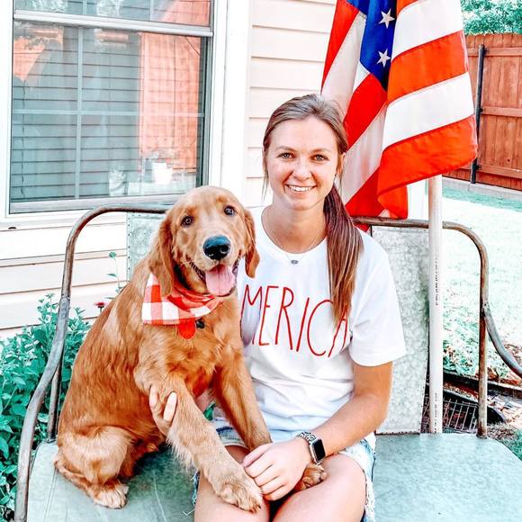 Profile Picture of Katey Mueggenborg (@kmueggenborg) on Poshmark