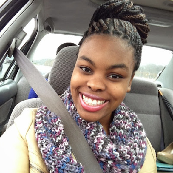 Profile Picture of Shanelle Sotilleo (@s_sotilleo) on Poshmark