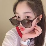 Profile Picture of 채연 (@challenzy) on Instagram