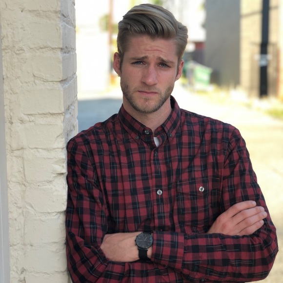 Profile Picture of Joseph Mckenzie (@joemckenzie03) on Poshmark