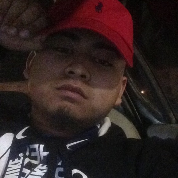 Profile Picture of Nicholas Ngourn (@nickngourn) on Poshmark