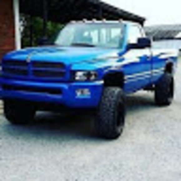 Profile Picture of Ashten Armagost (@ashtenarmagost) on Poshmark