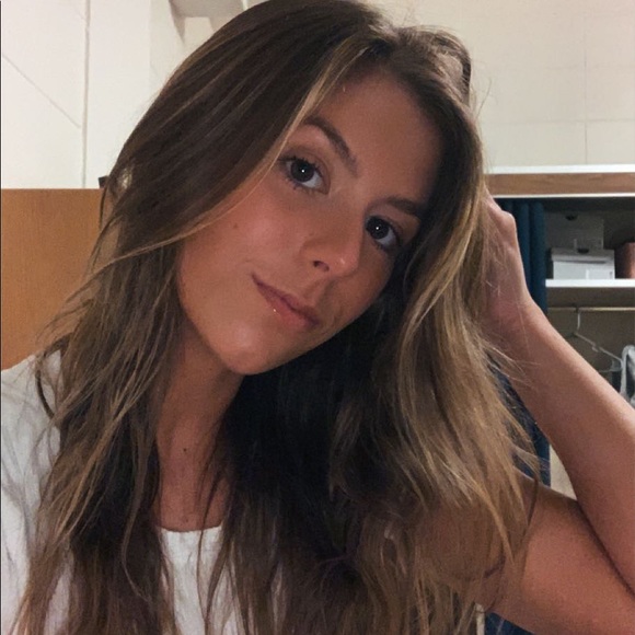 Profile Picture of Kelsey Improta (@kelsey_improta) on Poshmark