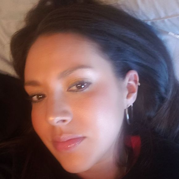 Profile Picture of Mikaela Martinez (@mikaela85) on Poshmark