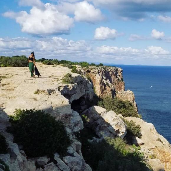 Profile Picture of Joyce Bezerra (@joycebc) on Poshmark